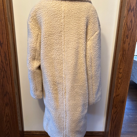 Aritzia Wilfred Teddy Only Coat in wool/cashmere size 2 - Picture 3 of 7